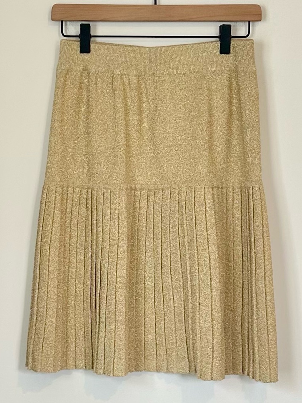 NWT I.B. Diffusion Women’s Gold Pleated Midi Skirt - Size: Medium